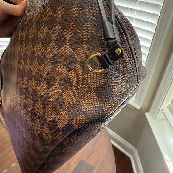 Louis Vuitton Neverfull MM - Picture 9 of 12